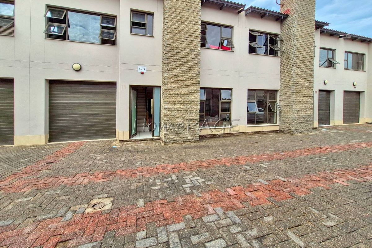 Central, Walvis Bay:  Various 3 Bedroom Units for sale in Union Court - Photo 5