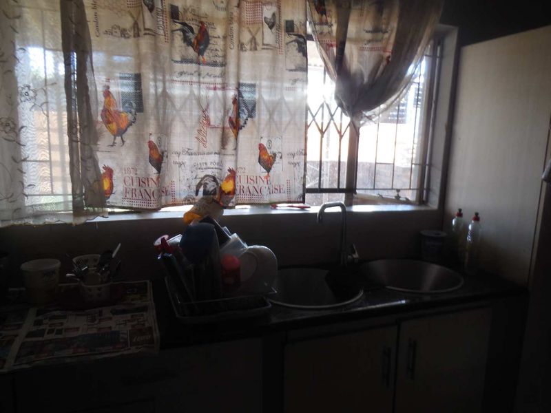 4 BED HOUSE TO RENT SILVERTON - Photo 8