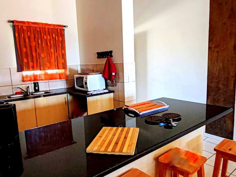 Stunning 116m2 Apartment in Diaz Beach, Mossel Bay - Photo 4