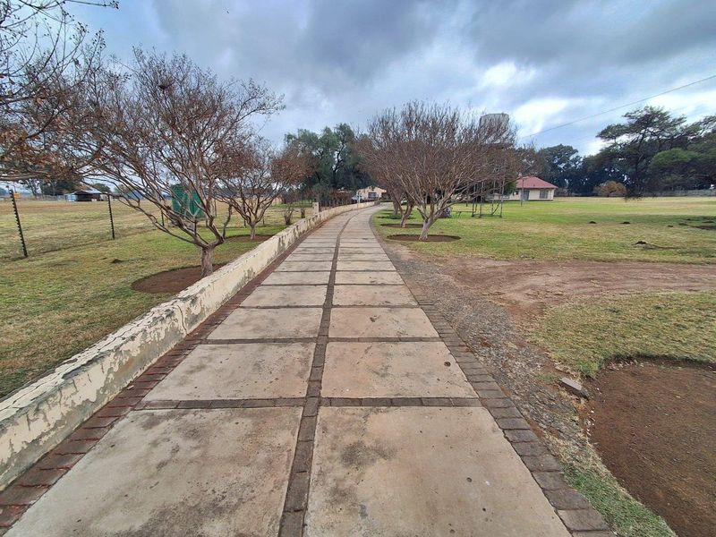 Main Road Access - Ideally Located Smallholding at an Exceptional Price - Photo 1