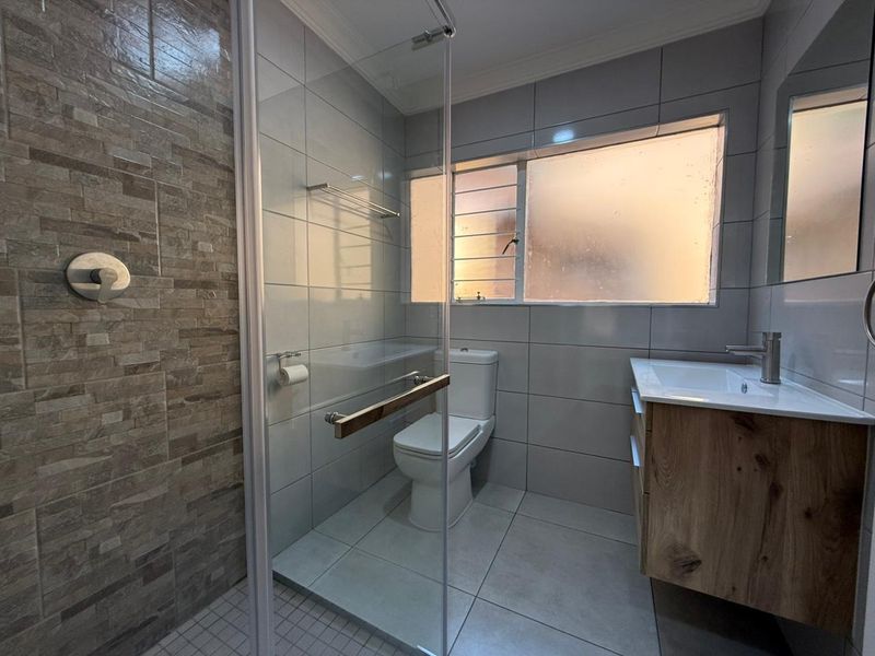 Brand New Renovated Duet in Quiet Location - Photo 9