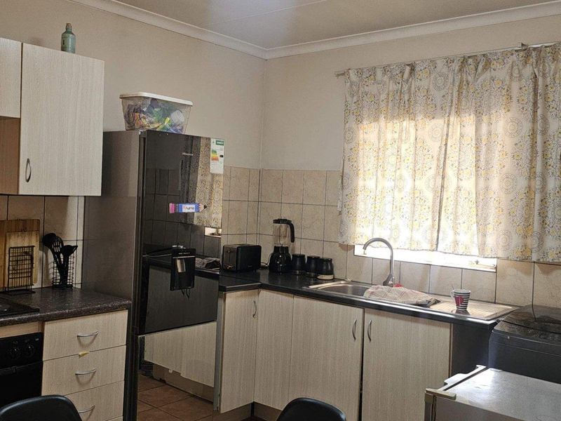 2 bedroom house for sale in Brits Central - Photo 2