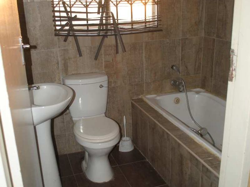 Lovely cozy two bedroom property - Photo 10