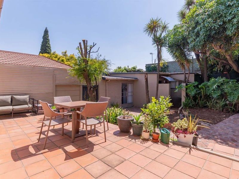 Modern 3-Bedroom Character Home in Kensington Johanneburg with Self-Contained Cottage - Photo 2