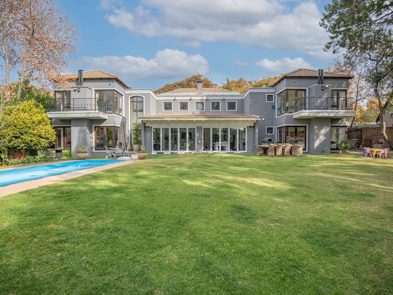 Elegant Four-Bedroom Home with Ample Space Available in Bryanston - Photo 3