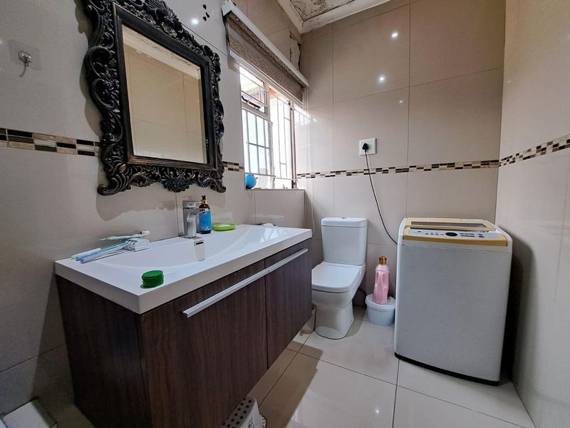 Schedule Your Viewing Today—Your Dream Home Awaits! - Photo 8