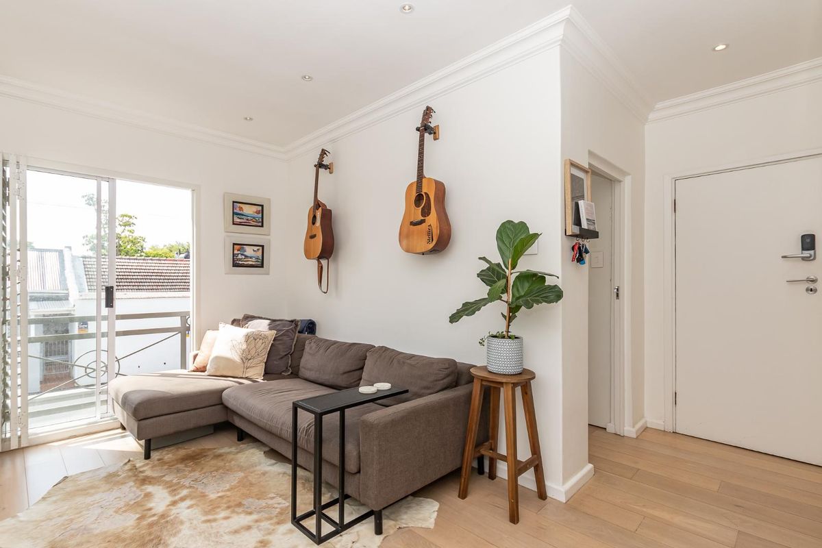 Modern Elegance In Prime Location - Photo 2