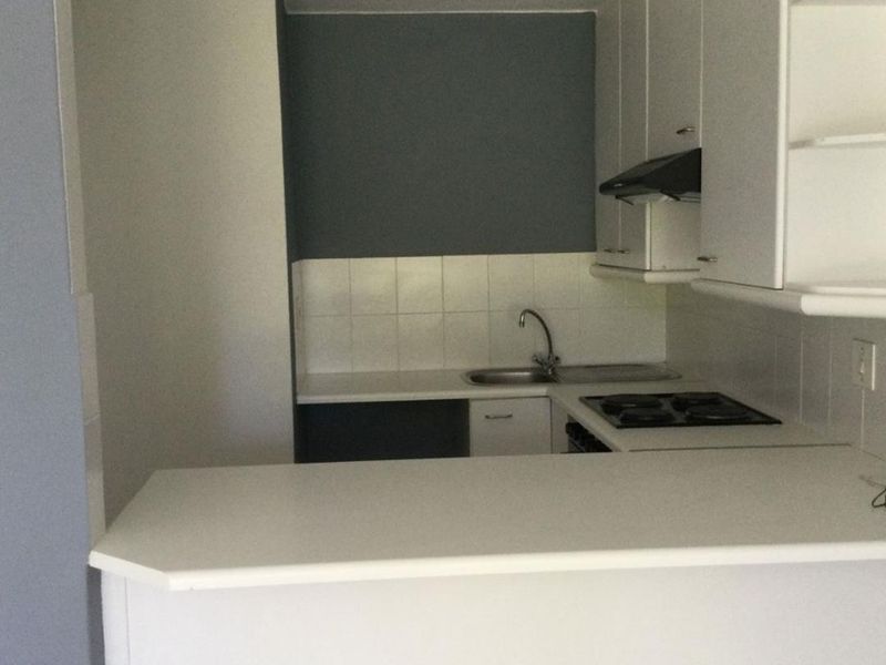 Studio Apartment for Rent in the Secure Fairview Estate In Vredehoek - Available from 1st May 2026 - Photo 7