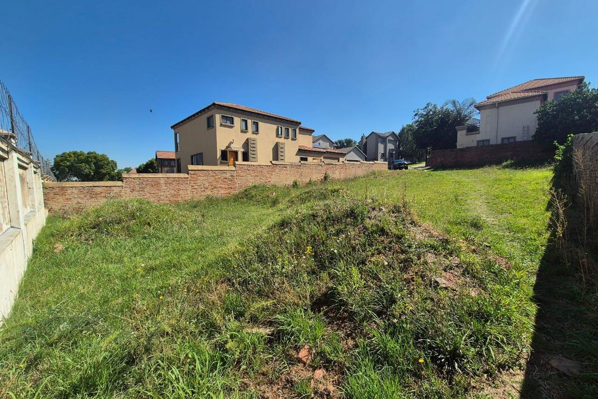 595 m2 vacant stand in a secure estate - Photo 3