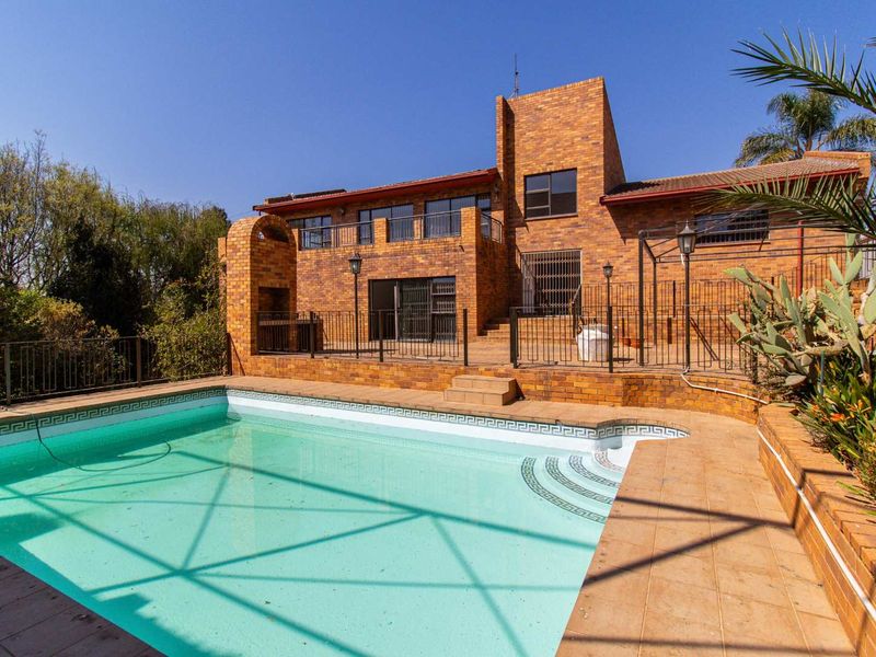 Elegant Face Brick Home with Solar Pool & Built-In Braai - Photo 3