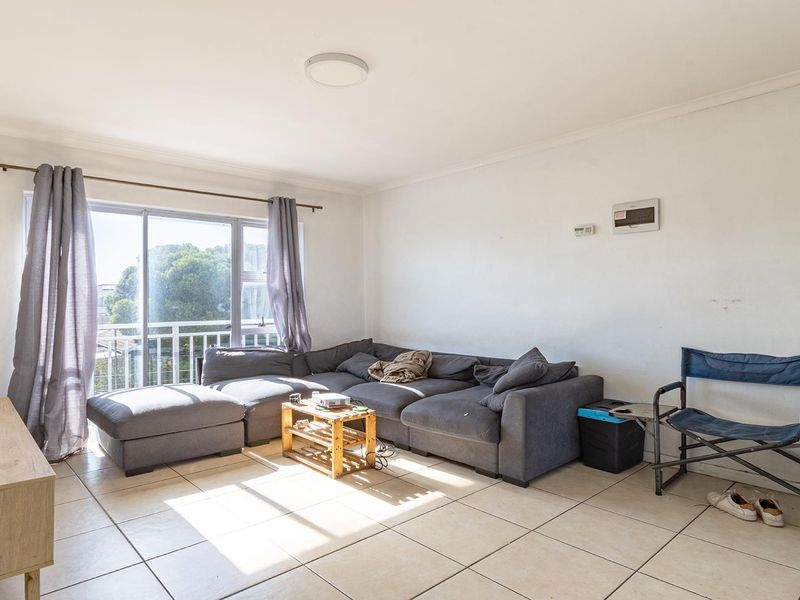 Neat & Low-Maintenance 2-Bedroom, 1-Bath Flat – Perfect for First-Time Buyers or Investors - Photo 7