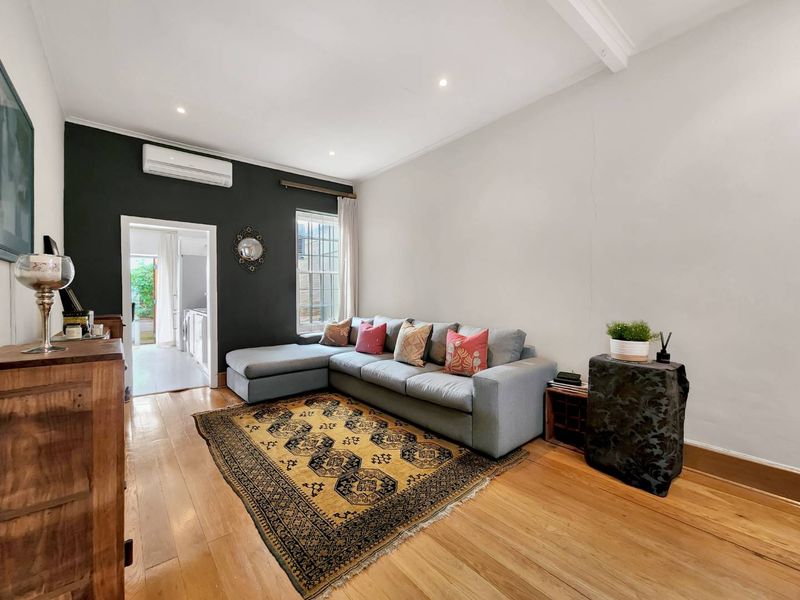 Upper Sea Point home on the border of Fresnaye - Photo 9