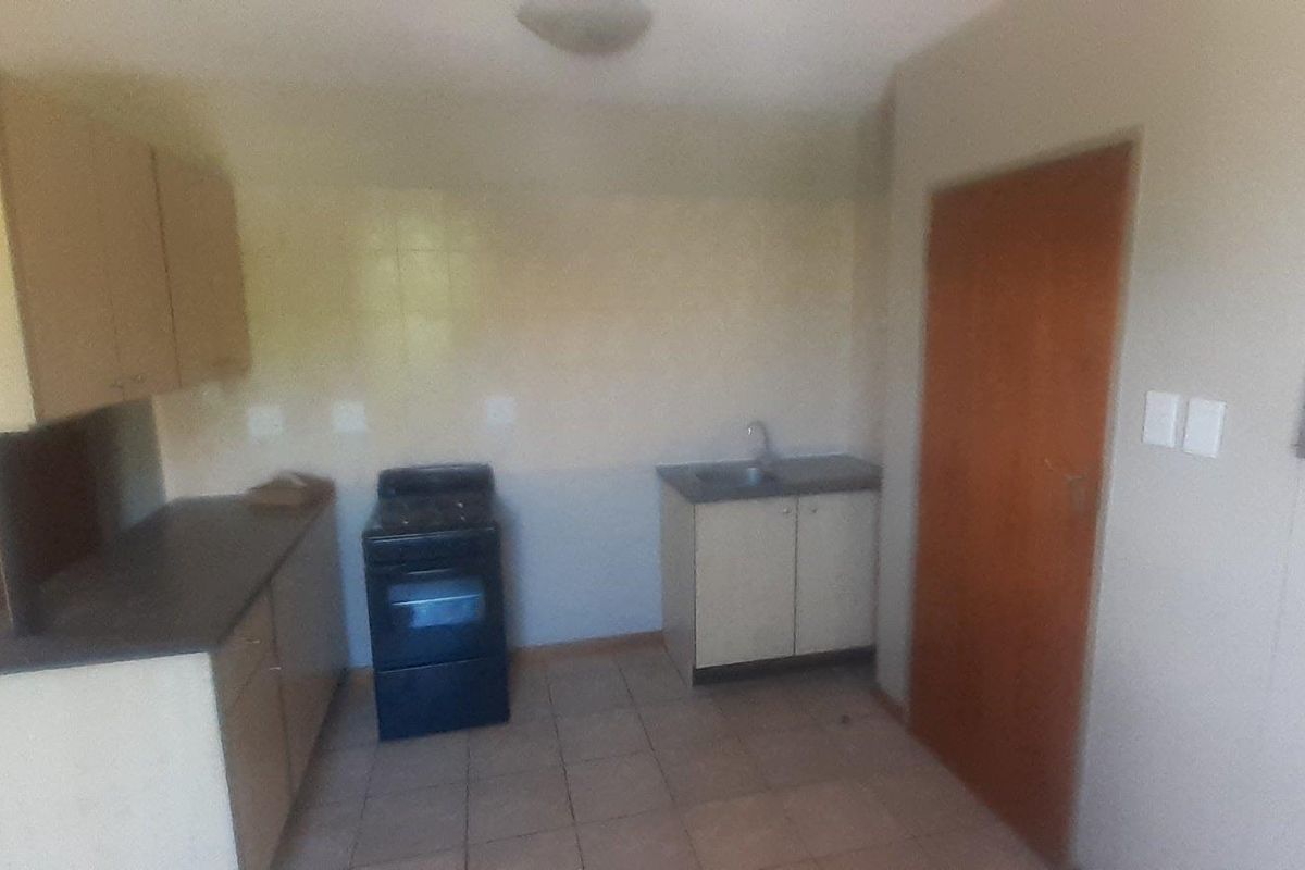 2 Bedroom to rent in Hatfield - Photo 4