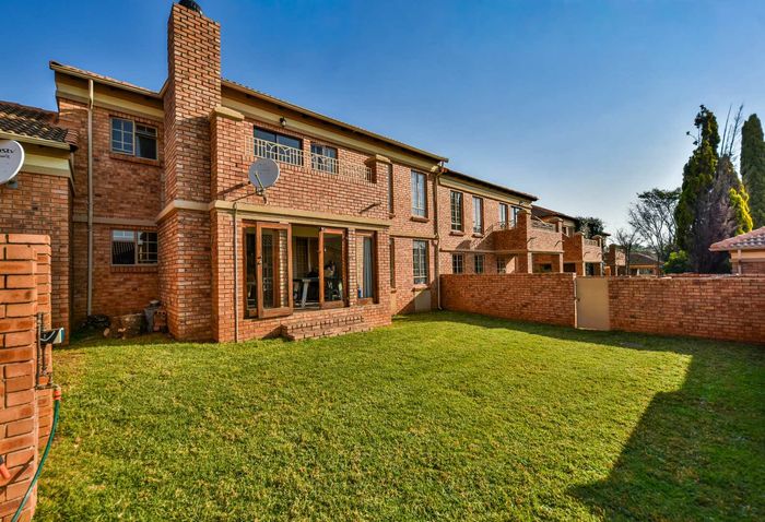 Property #2516329, Townhouse For Sale in Moreleta Park