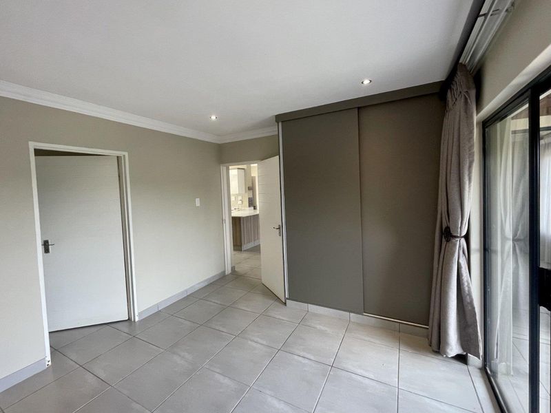 Centrally Located Modern 3‐Bed Apartment – Move‐In Ready & Investment Opportunity! - Photo 7