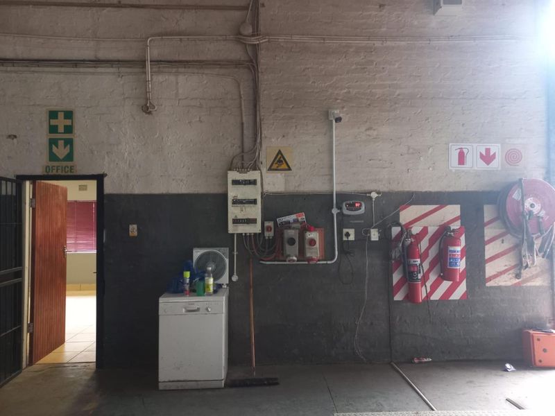 Versatile Commercial Space in Alton North, Richards Bay - Photo 3