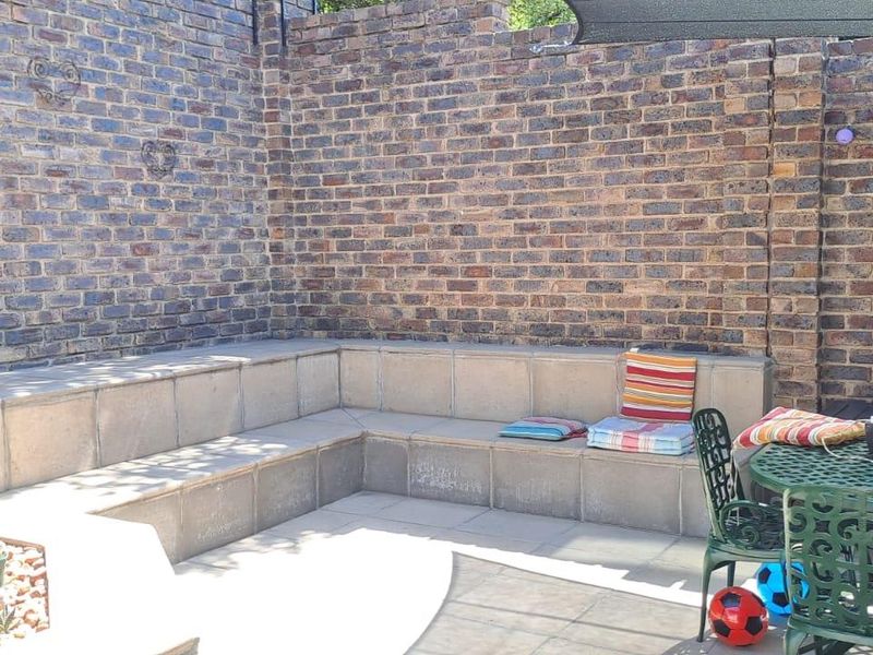 "Exquisite Bassonia Gem: Dual Homes, Unmatched Security!" - Photo 2