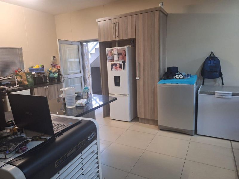 Very spacious town house - Photo 2