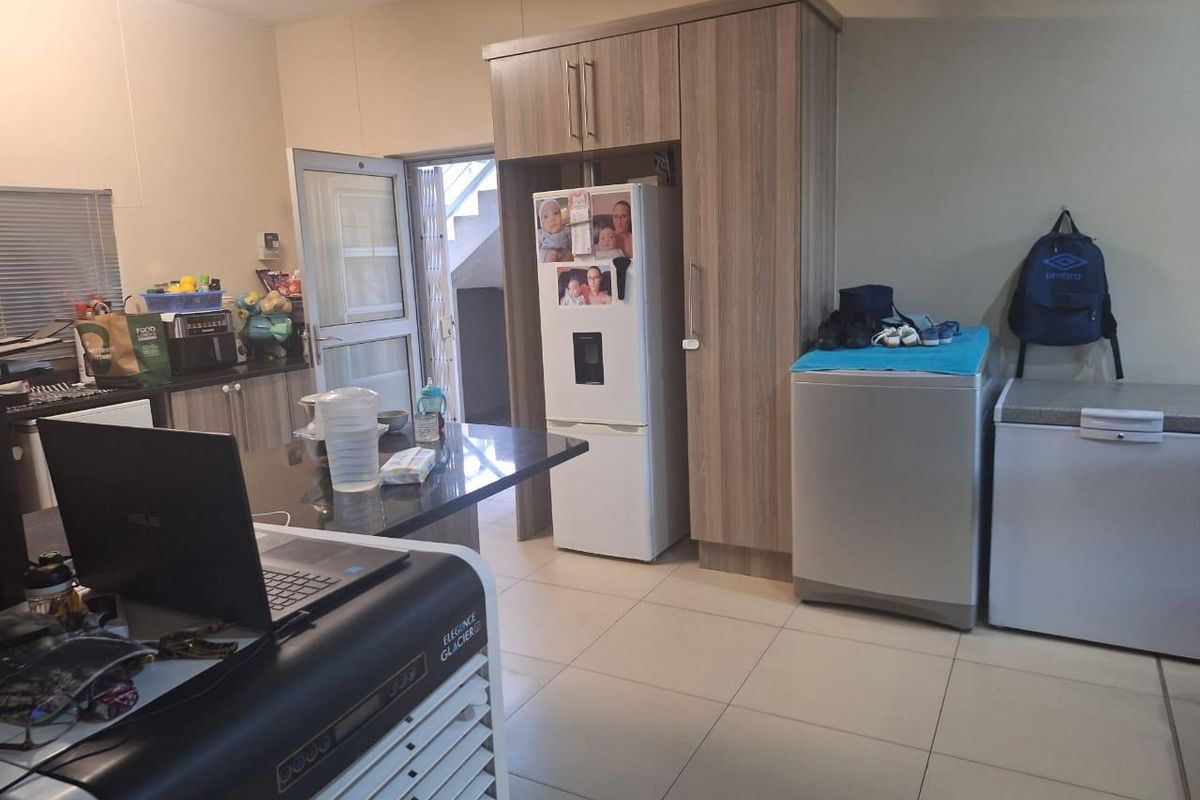 Very spacious town house - Photo 2