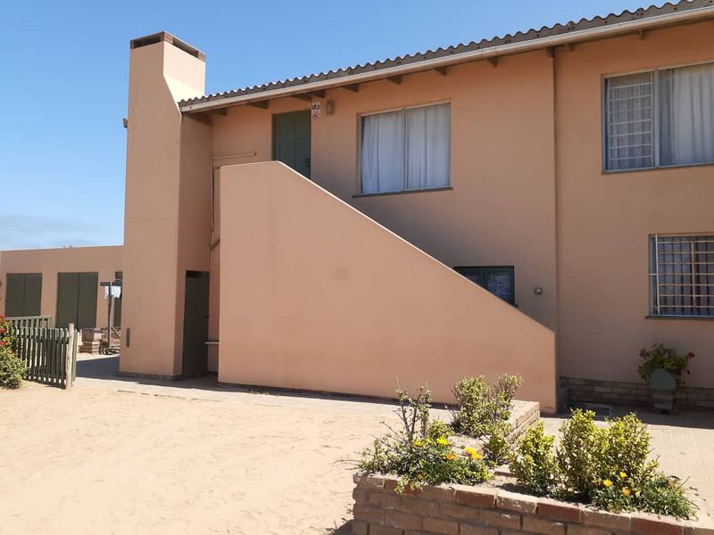 HOUSE WITH FLATLET FOR SALE IN HENTIES BAY - NAMIBIA - Photo 8