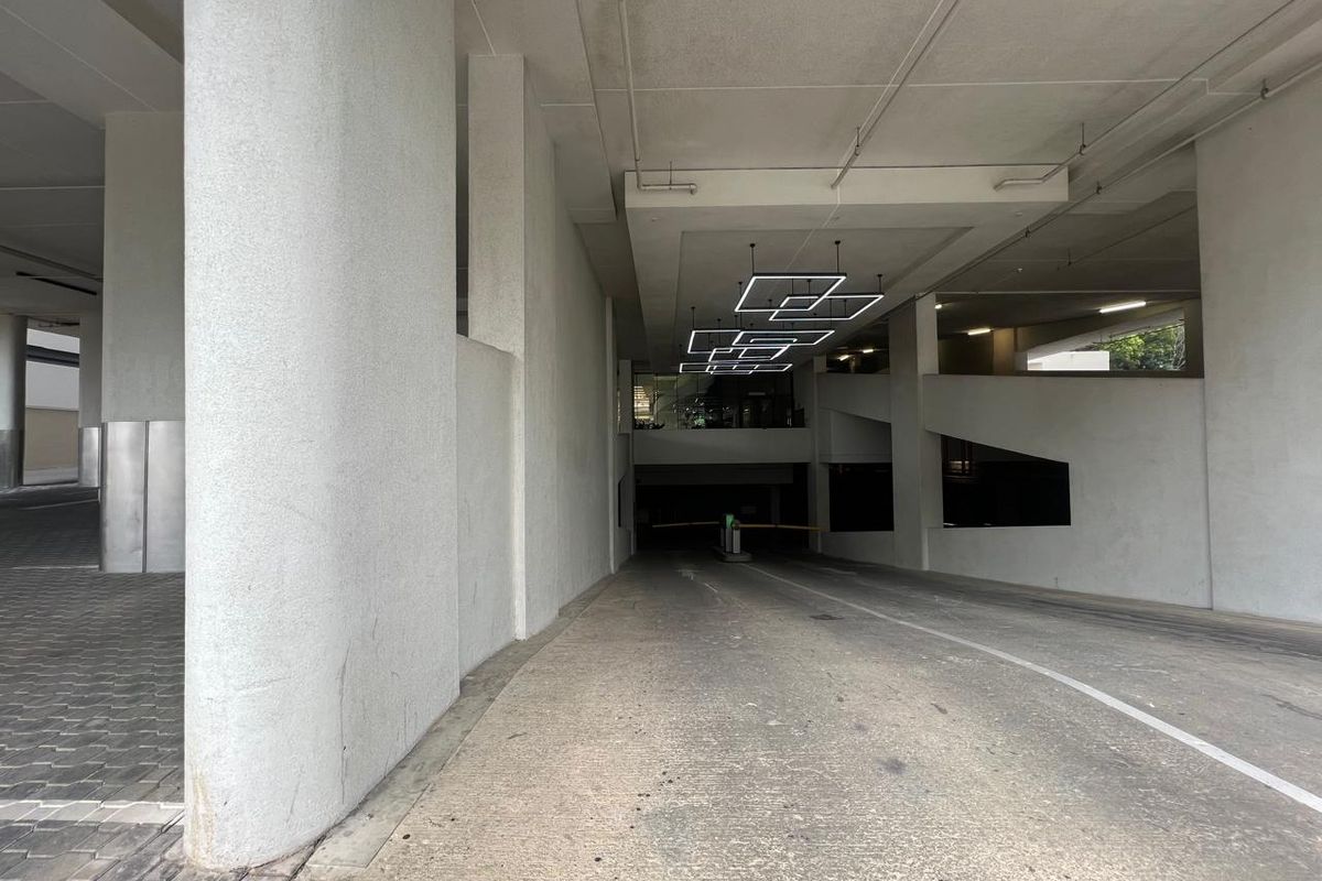 Stunning Office Space in Prime Location with Exceptional Amenities - Photo 3