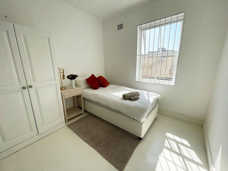 Sea Point Communal living - Photo 5
