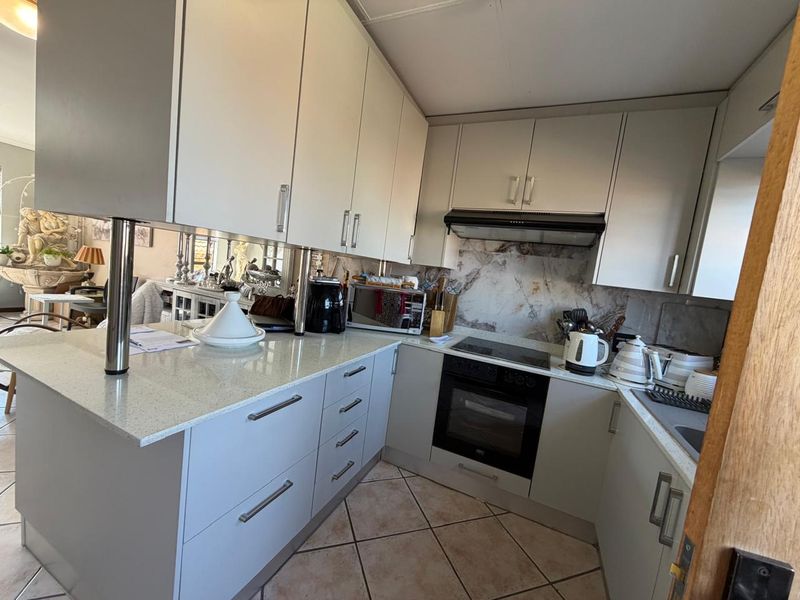 3 Bedroom Unit for sale in Elandsfontein 107 IR - Photo 2