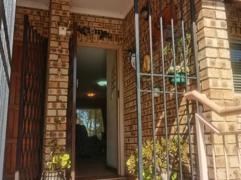 Your Perfect First Floor Home with Modern Amenities - Photo 5
