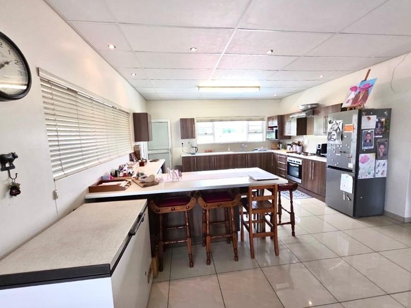 2 Bedroom Apartment For Sale - Photo 3