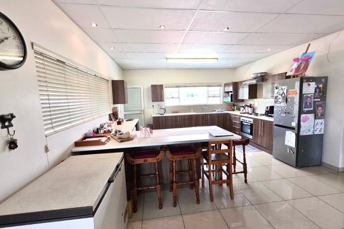 2 Bedroom Apartment For Sale - Photo 3