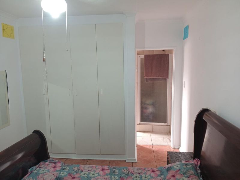 Experience comfortable, modern living in this well-appointed 2-bedroom duplex, designed to offer both convenience and style across a practical layout. - Photo 8