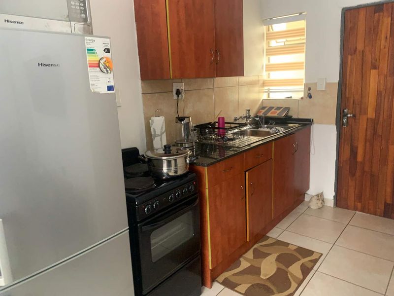 2 bedroom apartment fir sale in Jabulani Manor Soweto - Photo 2