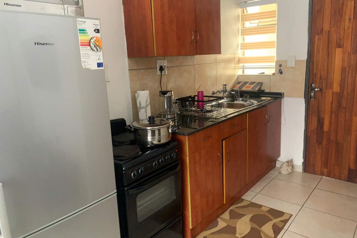 2 bedroom apartment fir sale in Jabulani Manor Soweto - Photo 2