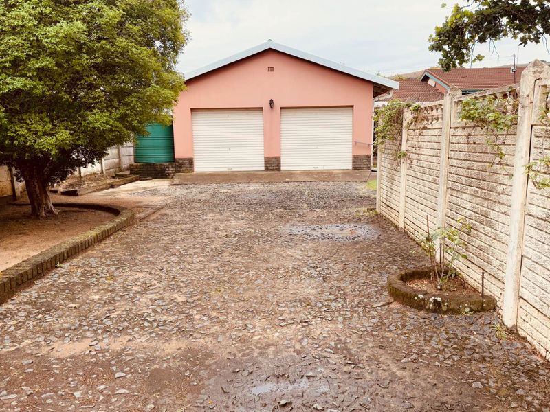 3 Bedroom House for sale in Vryheid - Photo 6