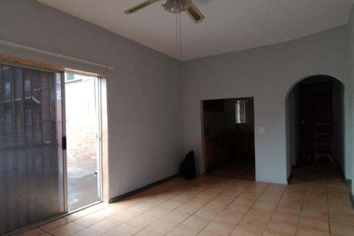 Two Bedroom Ground Floor Apartment for sale - Photo 3