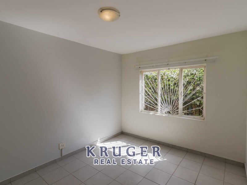 HOUSE WITH 5 FLATS  – PERFECT GUESTHOUSE OR AIR BNB OPPORTUNITY - Photo 8