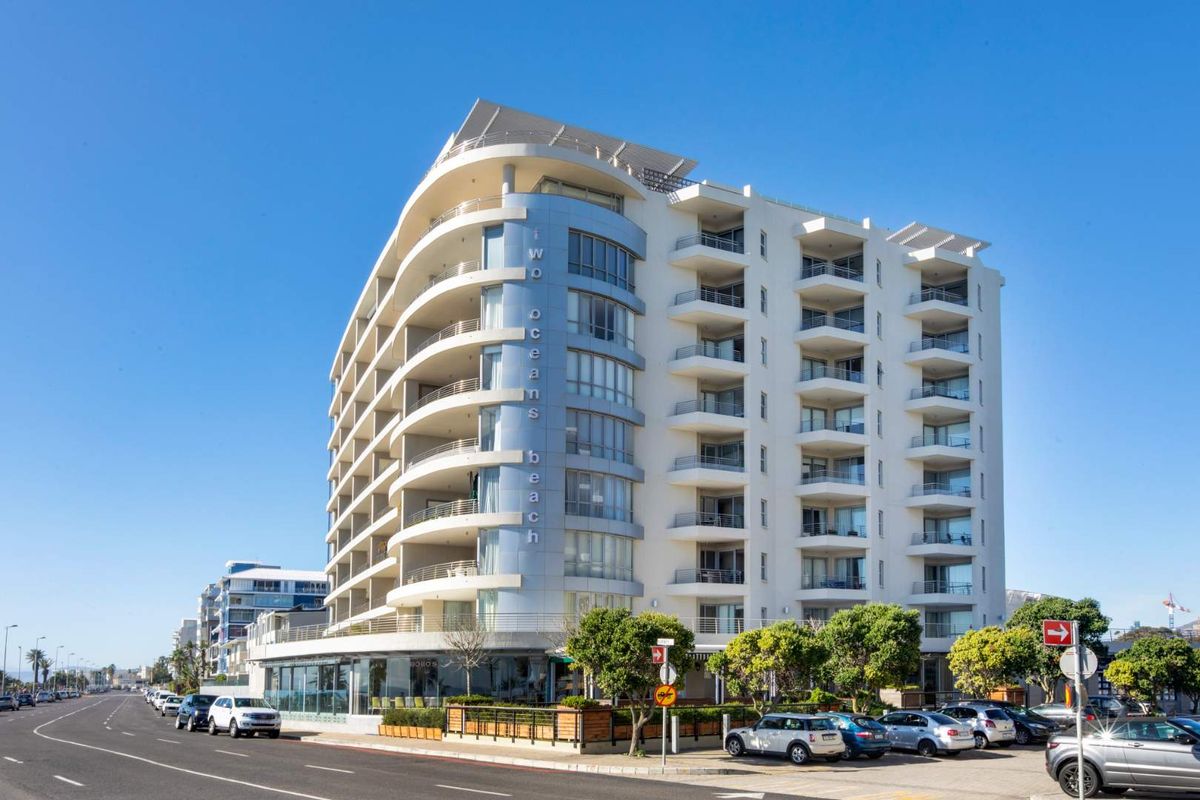 Luxurious Coastal Living - Photo 4