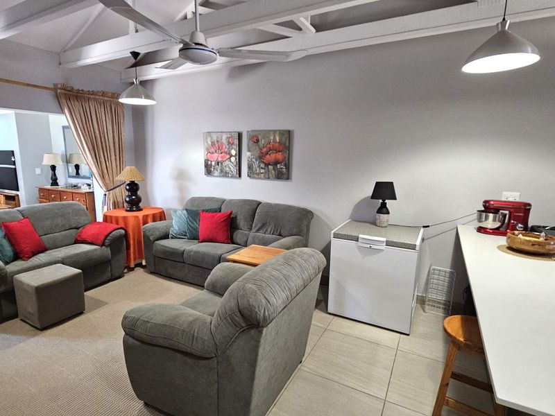 Elegant 2 Bedroom Retirement Home in Hartbeespoort - Photo 8