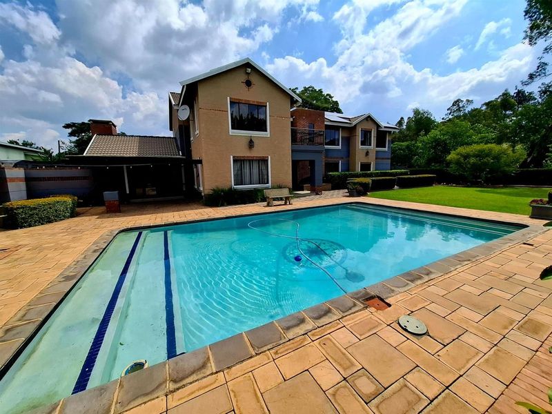 Live the Farm Dream Without Leaving Town - Prestigious 5-Bed Estate Home - Photo 3