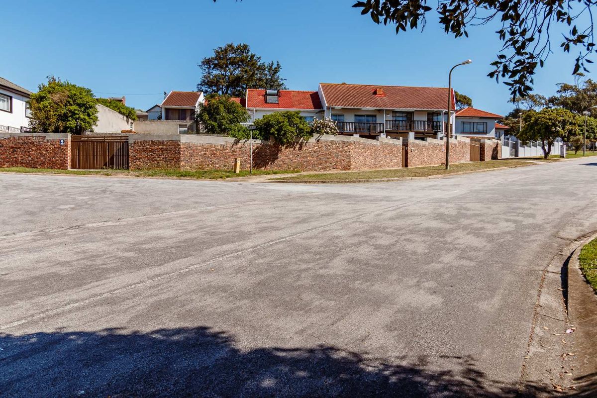 5 Bedroom House for Sale in Adcockvale - Photo 3