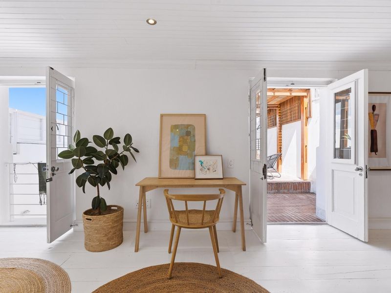 2 Bed Cottage In The City ! - Photo 5