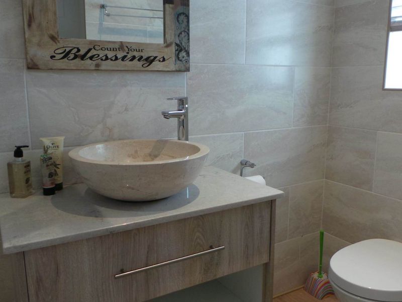 3 bedrooms House in Fairways Estate - Photo 8