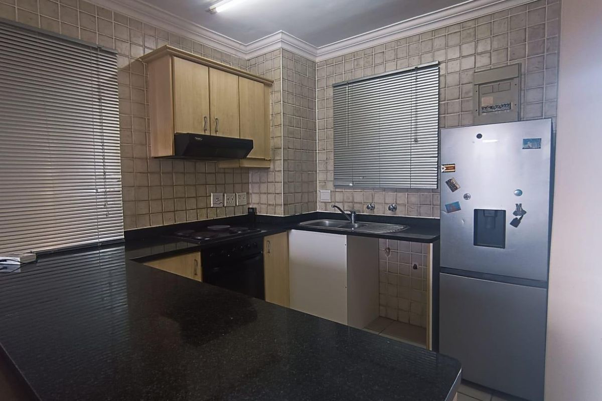 Modern Flat in Very Convenient Location - Photo 3