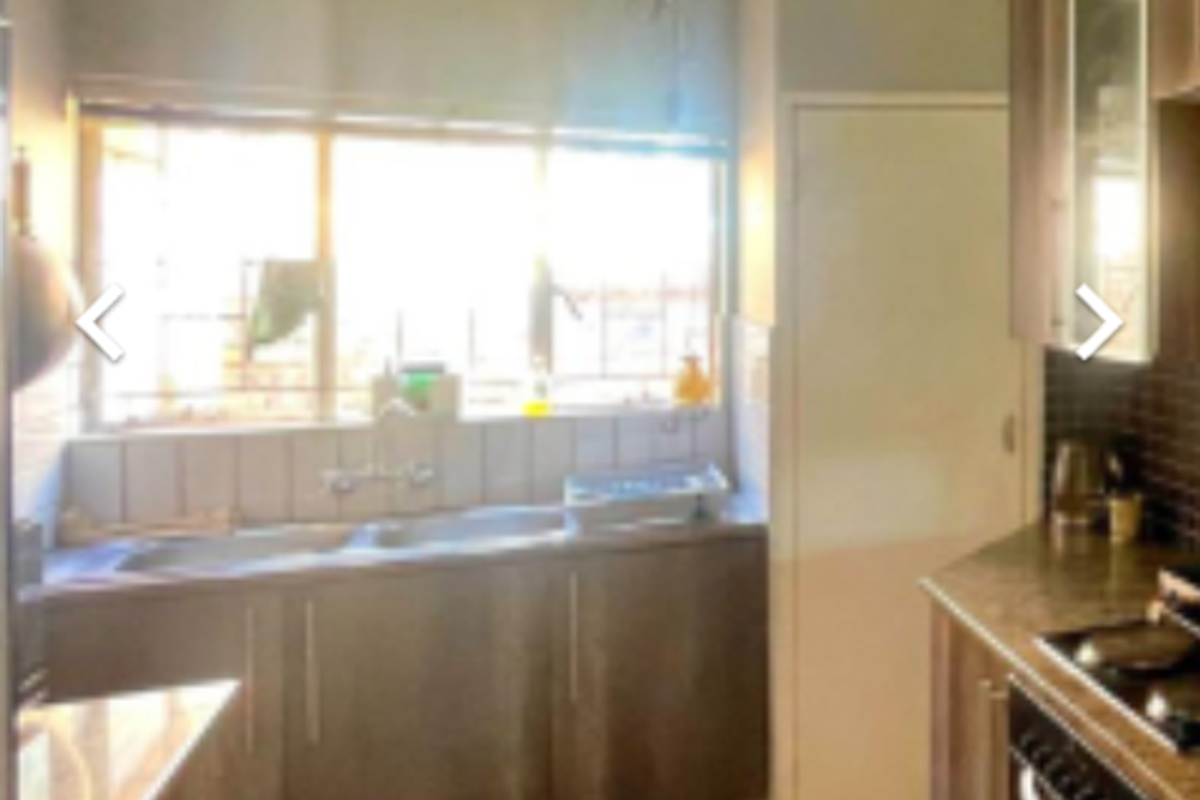 House with 2 Bedroom flat - Photo 2