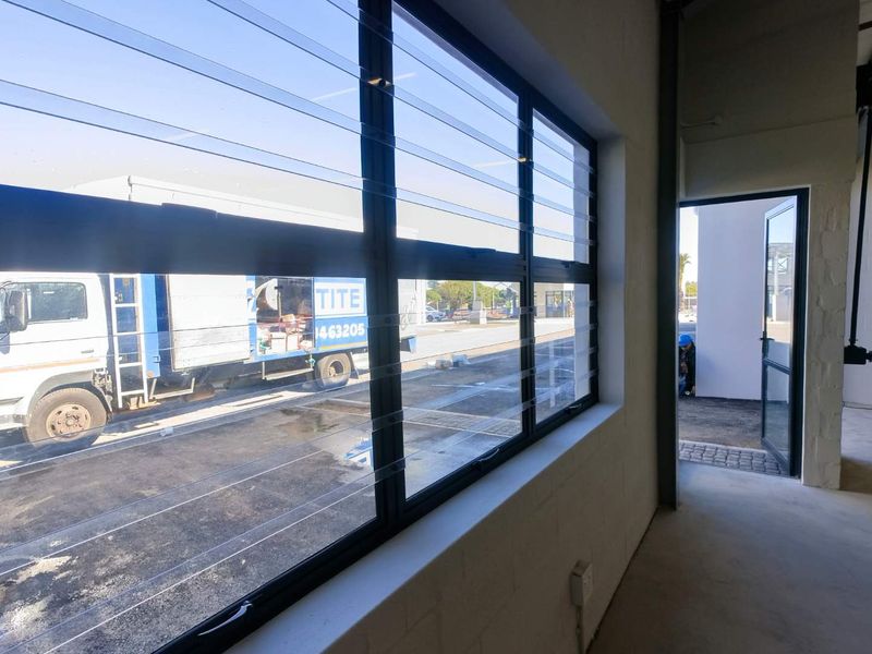 108SQM LIGHT INDUSTRIAL WAREHOUSE TO LET ALONG KOEBERG ROAD - MONTAGUE GARDENS - Photo 7