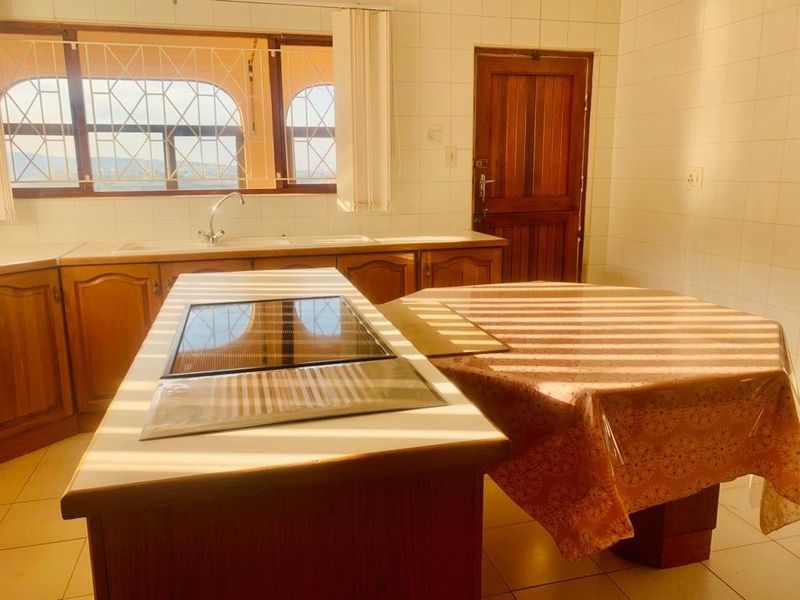 Eleven Bedrooms house to Let in Reservoir Hills ???? - Photo 4