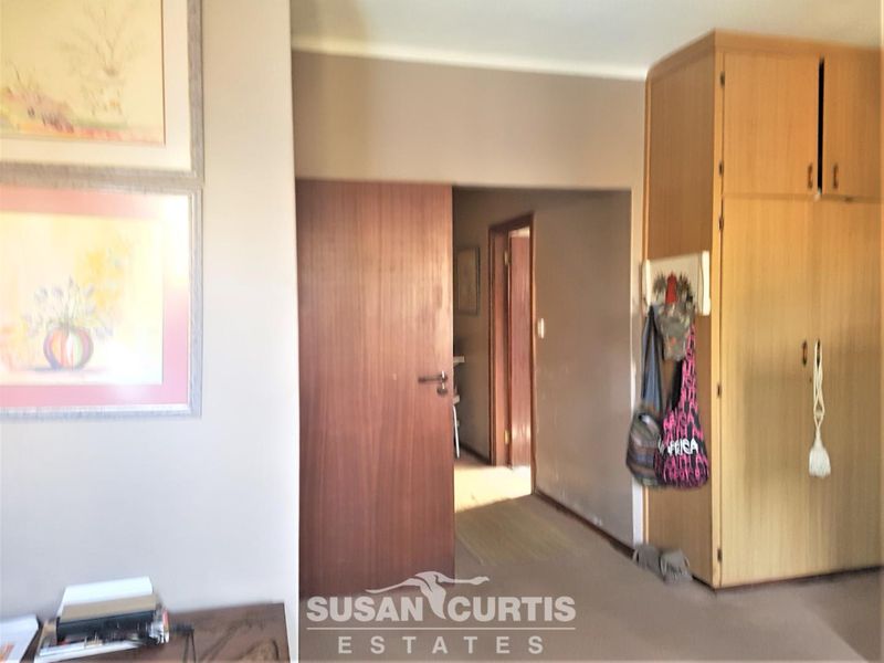 Family Home - Photo 8