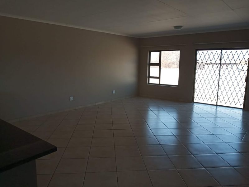 Three bedroom townhouse in Private Estate Kookrus Meyerton Gauteng - Photo 7