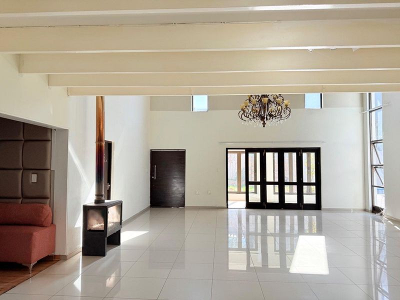 Experience Luxury: Beautiful Home with Pool & Loft! - Photo 3