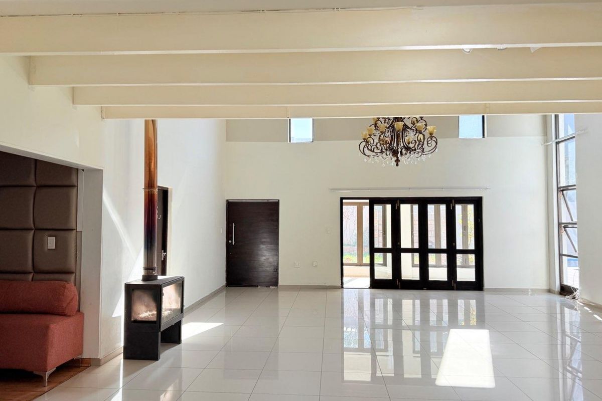 Experience Luxury: Beautiful Home with Pool & Loft! - Photo 3